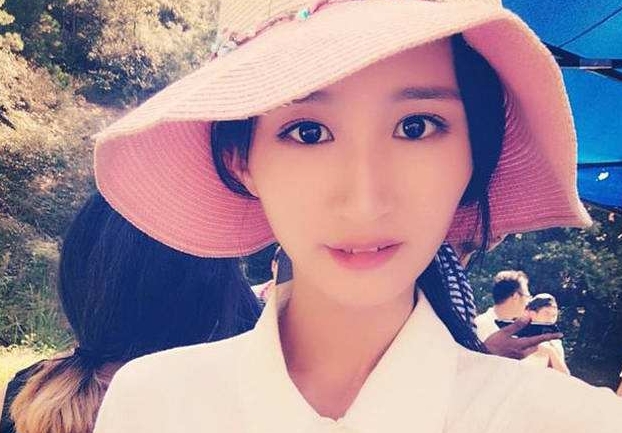 任嘉伦一家三口婚纱照 和老婆聂欢是怎么认识的