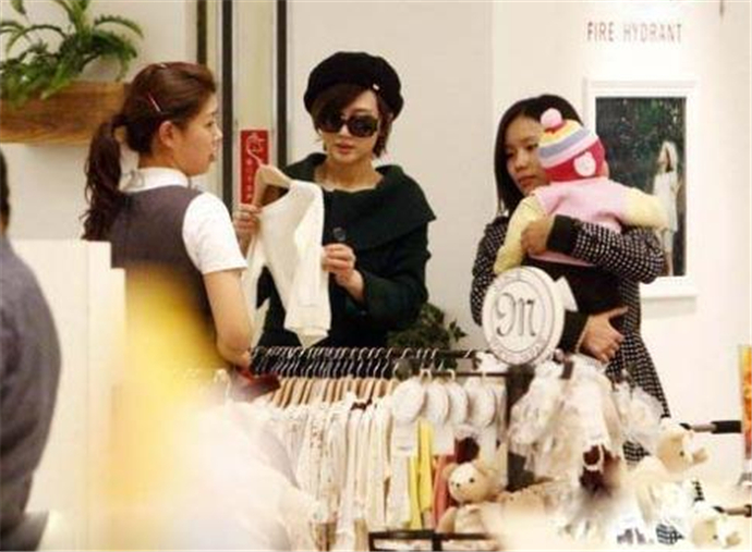 ���䵱�ڸ�����ι�� ���侹Ȼ�����ˣ�