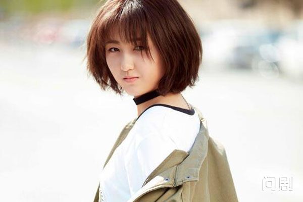 张子枫真实身高体重 身高一米六体重大约在90斤左右