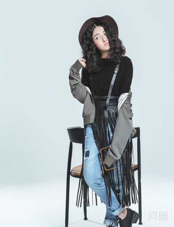 张子枫真实身高体重 身高一米六体重大约在90斤左右