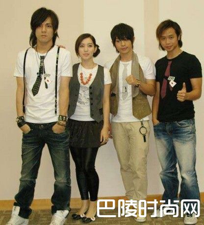 ��ȭ����Ů������ʲô���� ����12��Ĺ���