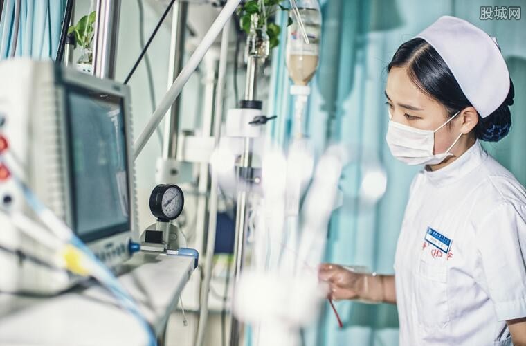 ����ɽ������ɽ������ ���Ƿֱ���������