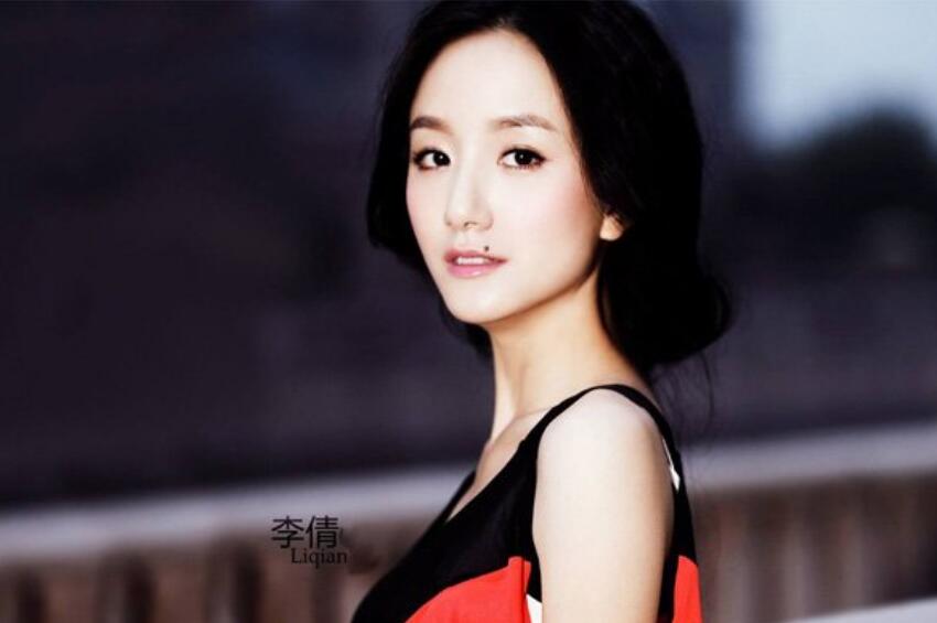 黄轩曾是李倩前男友吗 李倩的痣怎么没了