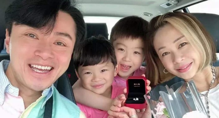 �ƺ�Ȼ������˭ �����ű�����һ����������