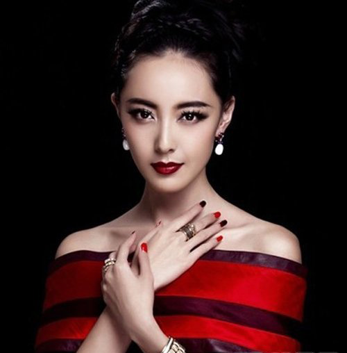 С�ְ���¶�������� ����С�ְ������ݵ���˭