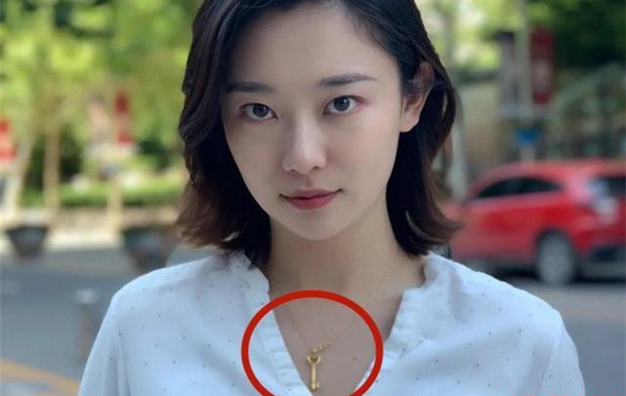 �����µĸ������� �����¸������Ϻ��Ϲ�