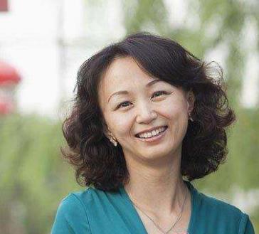 40���Ů���ʺ�ʲô���� 40һ50��Ů�̷���