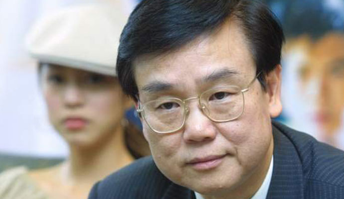 �ư����������ľ� ������һ��������һ��Ů��