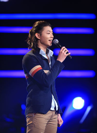 霍尊的老爸是谁啊 小时候和父亲合照