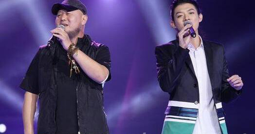 霍尊的老爸是谁啊 小时候和父亲合照