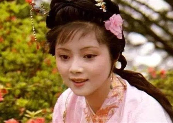 薛宝钗是人是鬼 红楼梦中薛宝钗早就死了吗