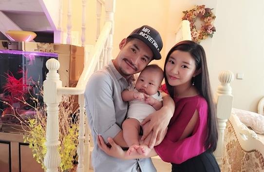 文松老婆刘美钰简介 已经晋升为孩子的爸爸了