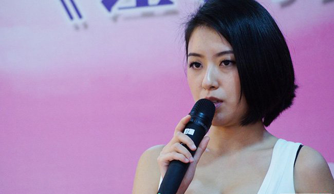 ������Χ ʮ�ֵ����Ͼ�Ȼ��F�ֱ�