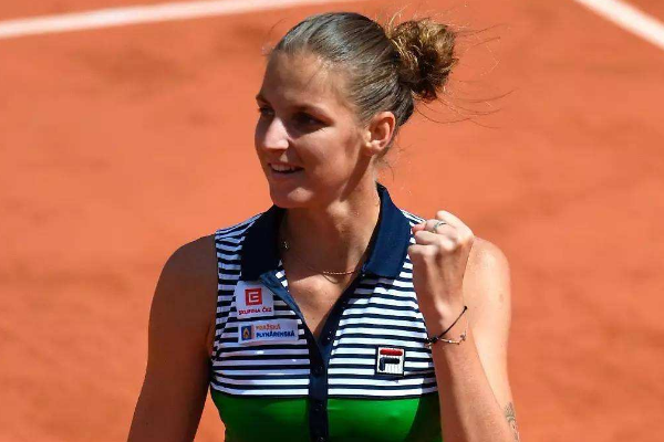 Ů�������������� �����һ����˭