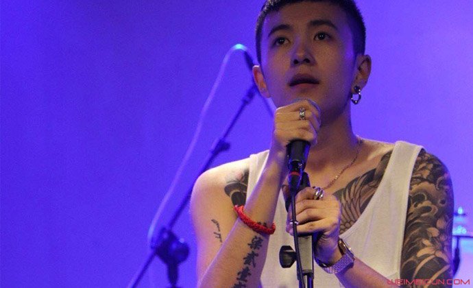 ������������������Щ ������������������