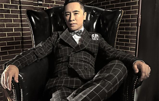 ������˹����������˭ �����Ƕ���˹�����ϰ���