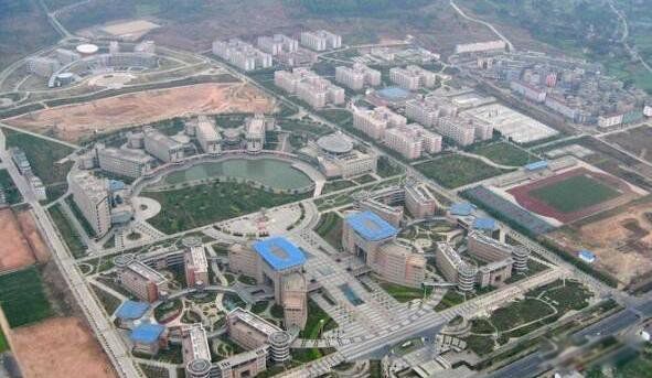 ���ڴ�ѧ����ͼ������ �ܶ��˶�˵���ڴ�ѧ��һ��а��