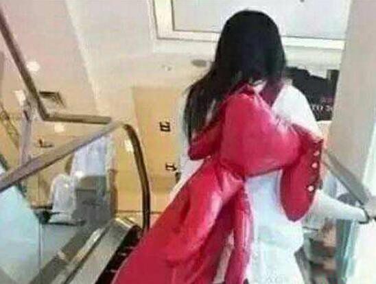 美国最恐怖的照片超市女孩原图 你看出来什么恐怖的事情了