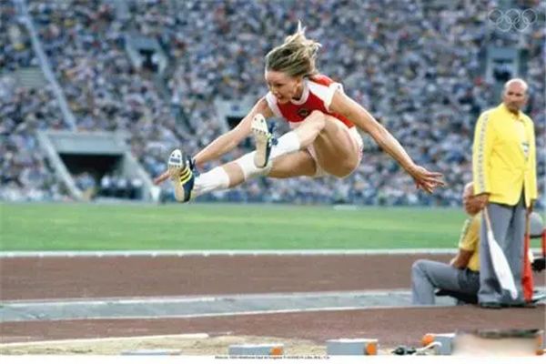 Ů����Զ�����¼������ ��˭������Ƕ�����