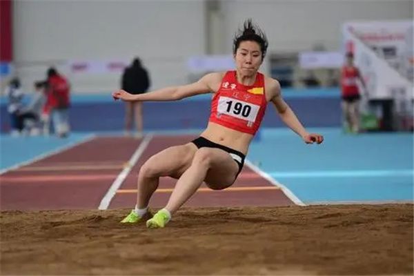 Ů����Զ�����¼������ ��˭������Ƕ�����