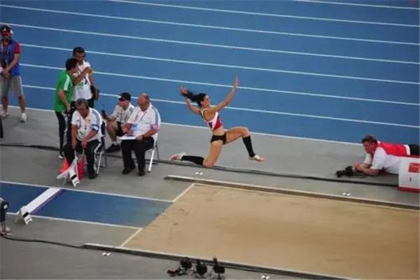 Ů����Զ�����¼������ ��˭������Ƕ�����