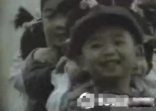 1993�����۾�����·������Ƭ�¼� ��ͷ�￴���˹�����