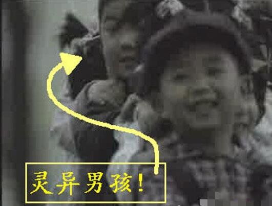 1993�����۾�����·������Ƭ�¼� ��ͷ�￴���˹�����