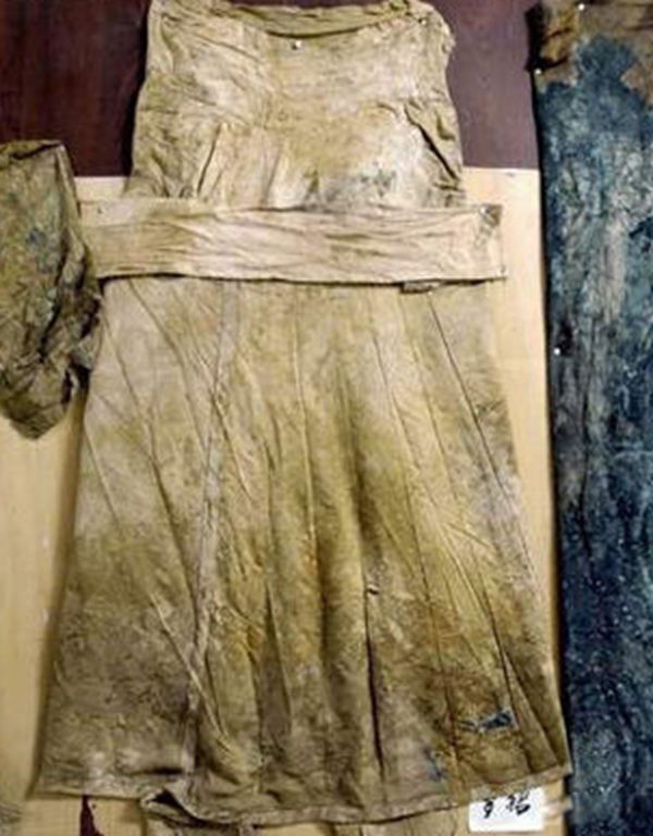 ��ɽ��ʬ�հ� ������ʬ������˭������������