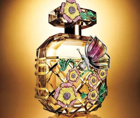 dkny��ˮ��ʲô��λ ������һ�׷��ӵļ۸�����