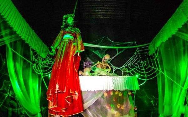 �й���ֲ��Ĺ���������һ ����������¥��������Ů���ڿ�