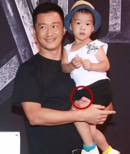 玛丽莲梦露有6只脚趾 玛丽莲梦露是不是有六个脚趾