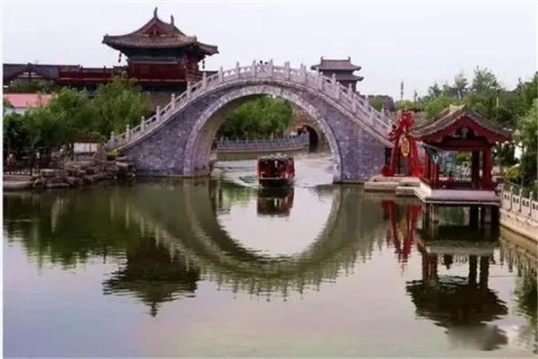 �й��˴�Ŷ����İ˸� ��ʷʮ�ֵ��ƾú���ռ�ĸ�