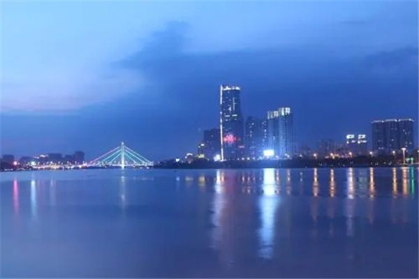 �����ǰ�����Щ����? ���������˼��󾭼��ص�