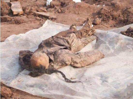 �����ڳ��峯�ٷ���ʬ����˭ �����峯��ʬ�¼�����