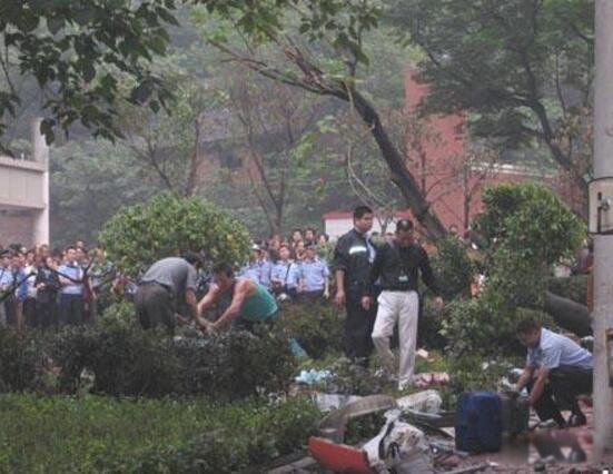 重庆711路公交车灵异事件 死亡的人数就达到了22人