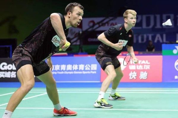 ��ë����˫������������ ���϶�/�տ���Լ���������һ