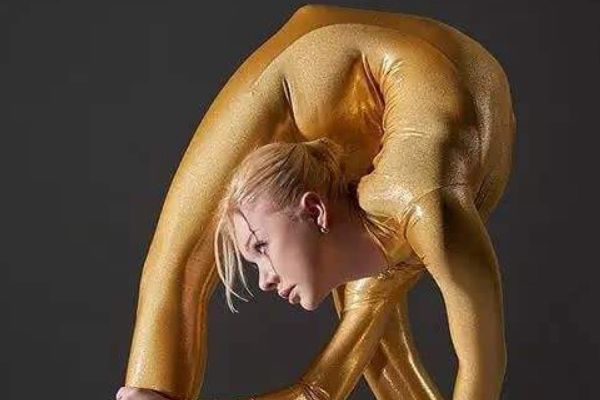 ��������Ů��:360���۵���ѹ����˭ ����˹����Ů��Zlata���