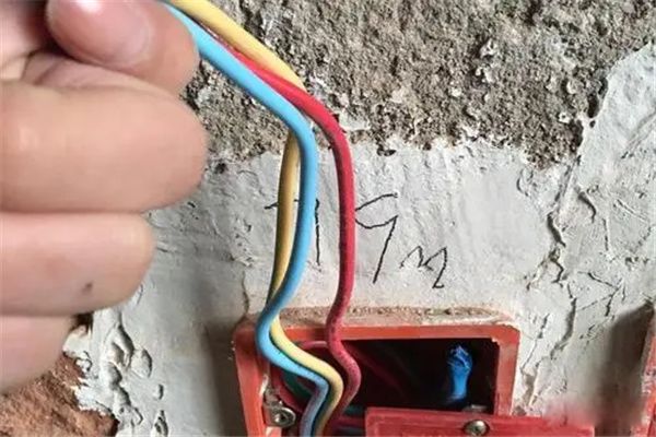 ��ɫ���߻������� �ڽӻ���ʱӦ��ע��ʲô