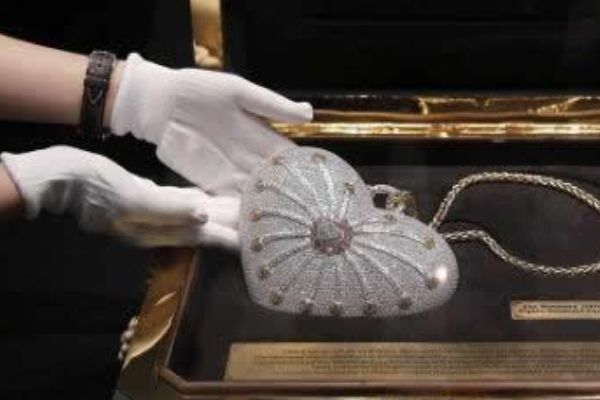 �����ְ�Ʒ�ƶ���Ǯ һǧ��һҹ��ʯ�����ְ����