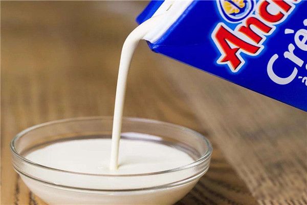 奶油打发成豆腐渣补救 淡奶油如何打发