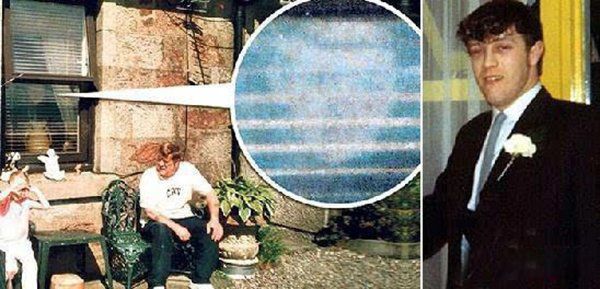 诡异事件真人真事 照片上鬼影竟是42年前的自己感到毛骨悚然