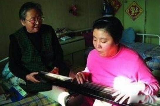 �廪��ѧͶ��������ô��û��,���󱣻�ɡ �廪��Ů�������ж����ֱ���