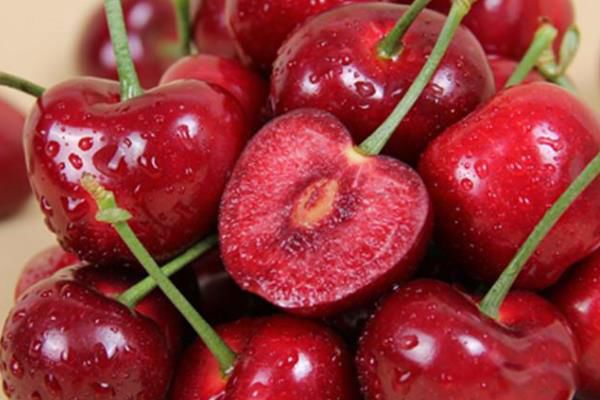 ӣ��С����ʲô���� ����Ů���촽�����������ʫ