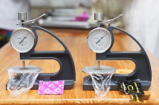 ����������ĸ������ǸԱ�001�� ������׺���жౡ