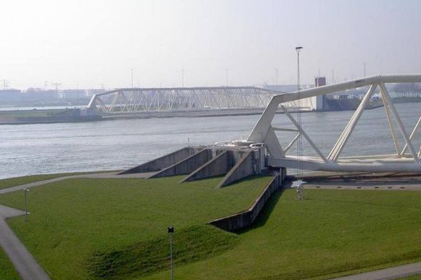 ������͵Ĺ����Ƿ����� ȫ�������͵Ĺ�������һ��