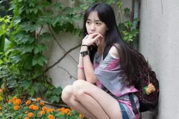 ��������Ů��ʲô�� СŮ��ͻȻ��Ѫ���ǳ��Ŀֲ�