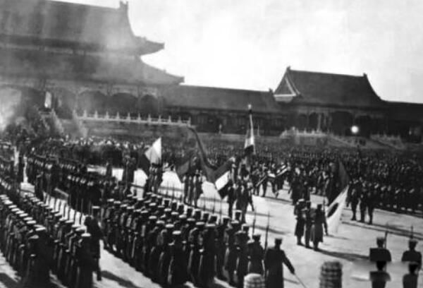 �˹��������İ˹�Ϊʲô�����й� ��Ϊ��ѹ����ţ�ʵΪ�Ϸ��й�