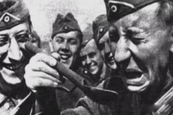 ��ս�е�������Ķ����¼� �Ϻ��ȵ�������ĸ�Ц�¼�����Щ