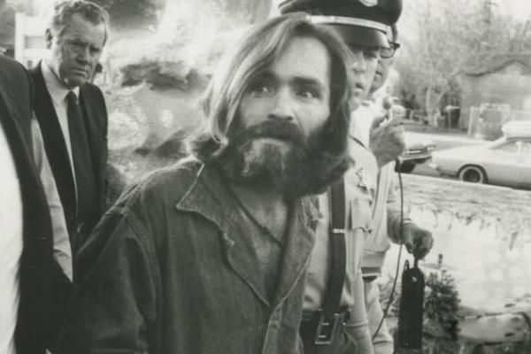 ��ɭɱ�˰�������ô���� Ů����ɯ�ʵ���״��ΪѪ�Ȳ���