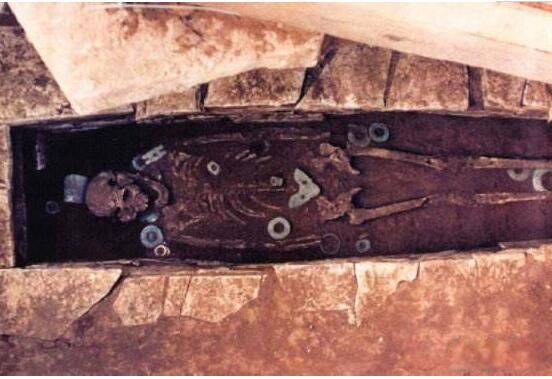 ���˽�Ĺ��Ĵ����� �����������˽�Ĺ�����Ǽ�